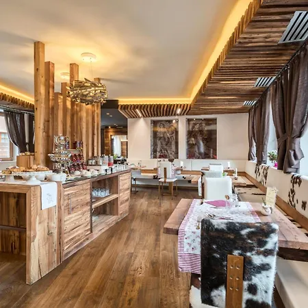 Vites Mountain Hotel Canazei